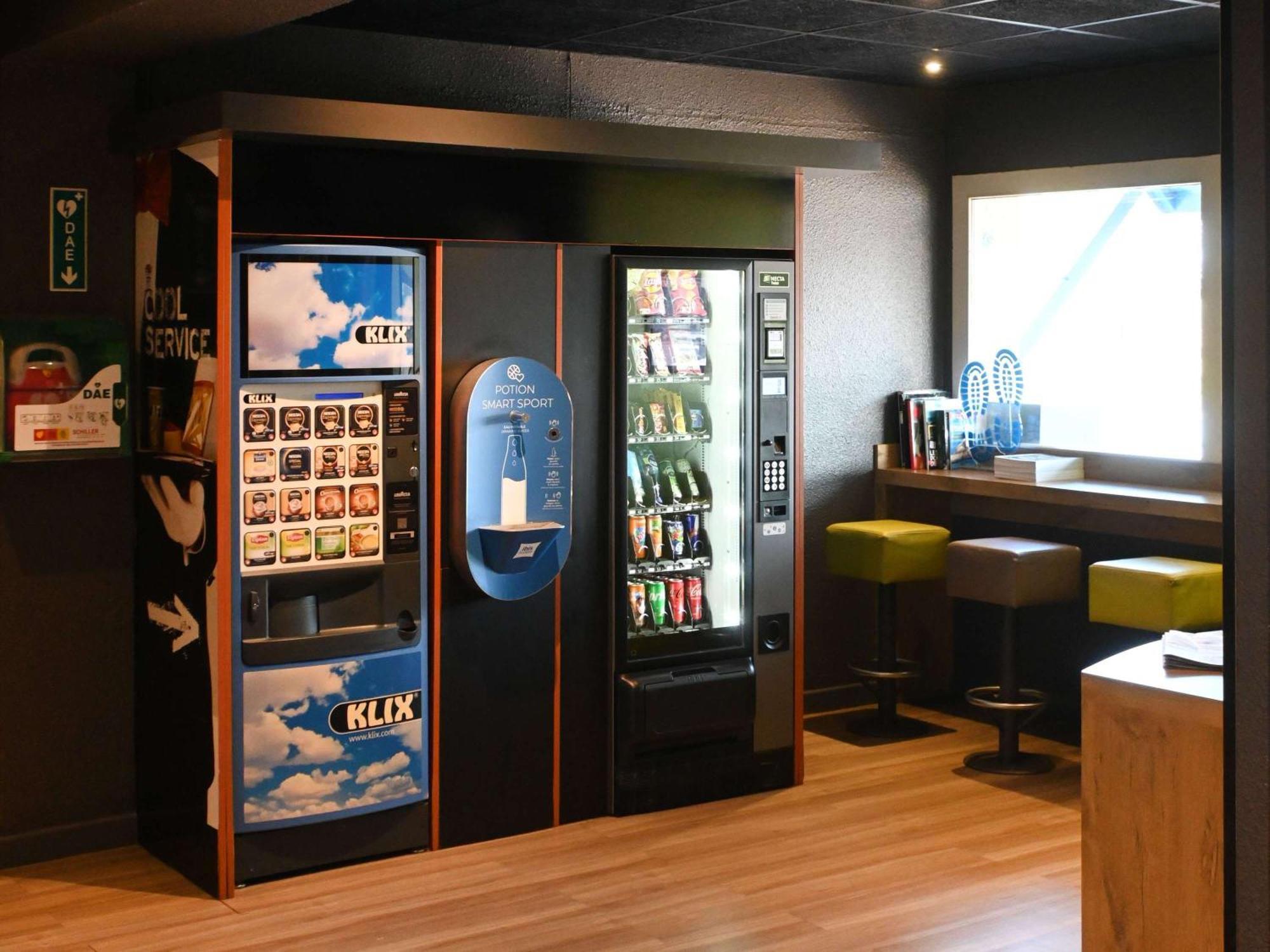 Hotel Ibis Budget Laval Bonchamp Les Laval Exteriér fotografie