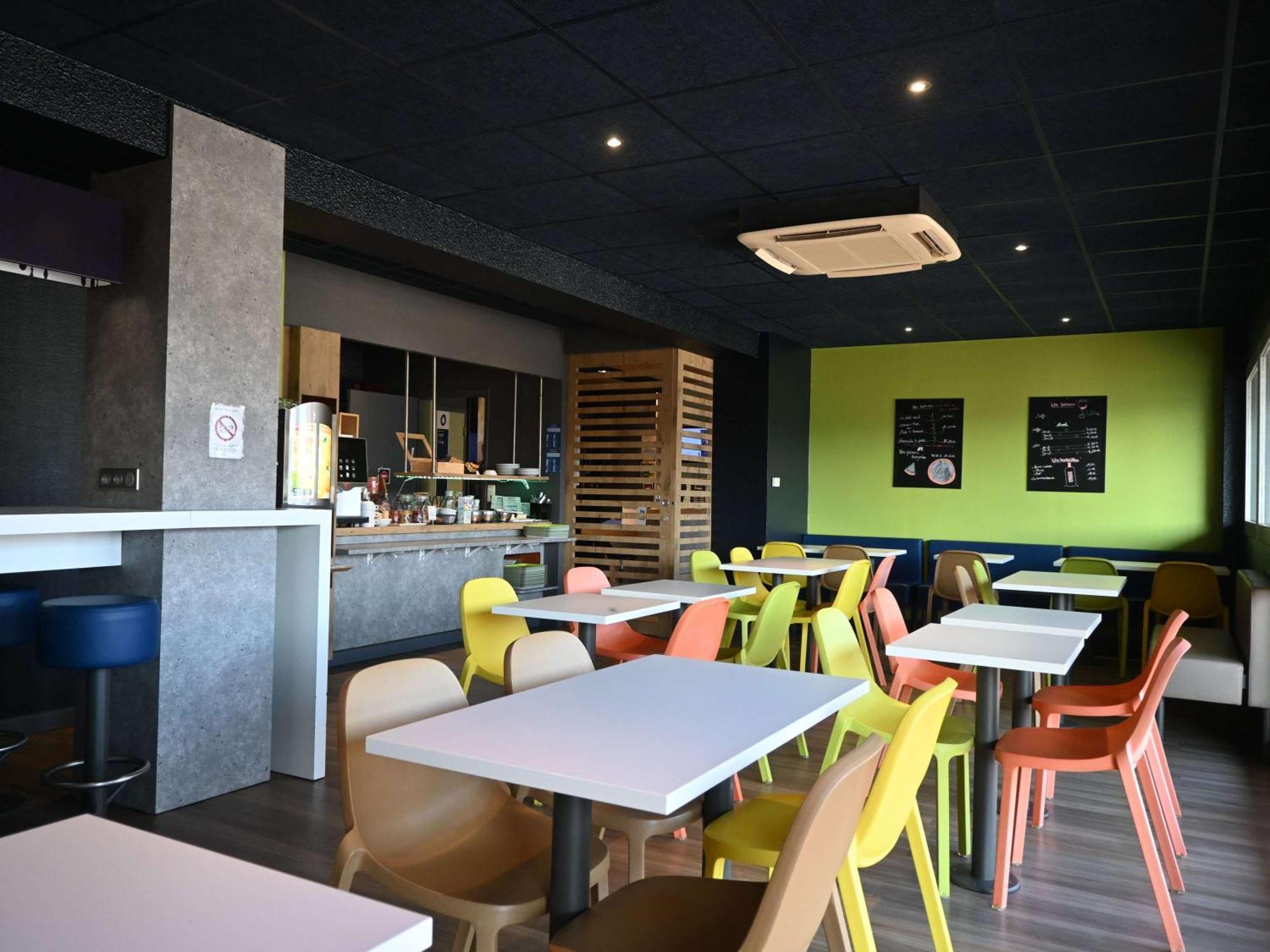 Hotel Ibis Budget Laval Bonchamp Les Laval Exteriér fotografie