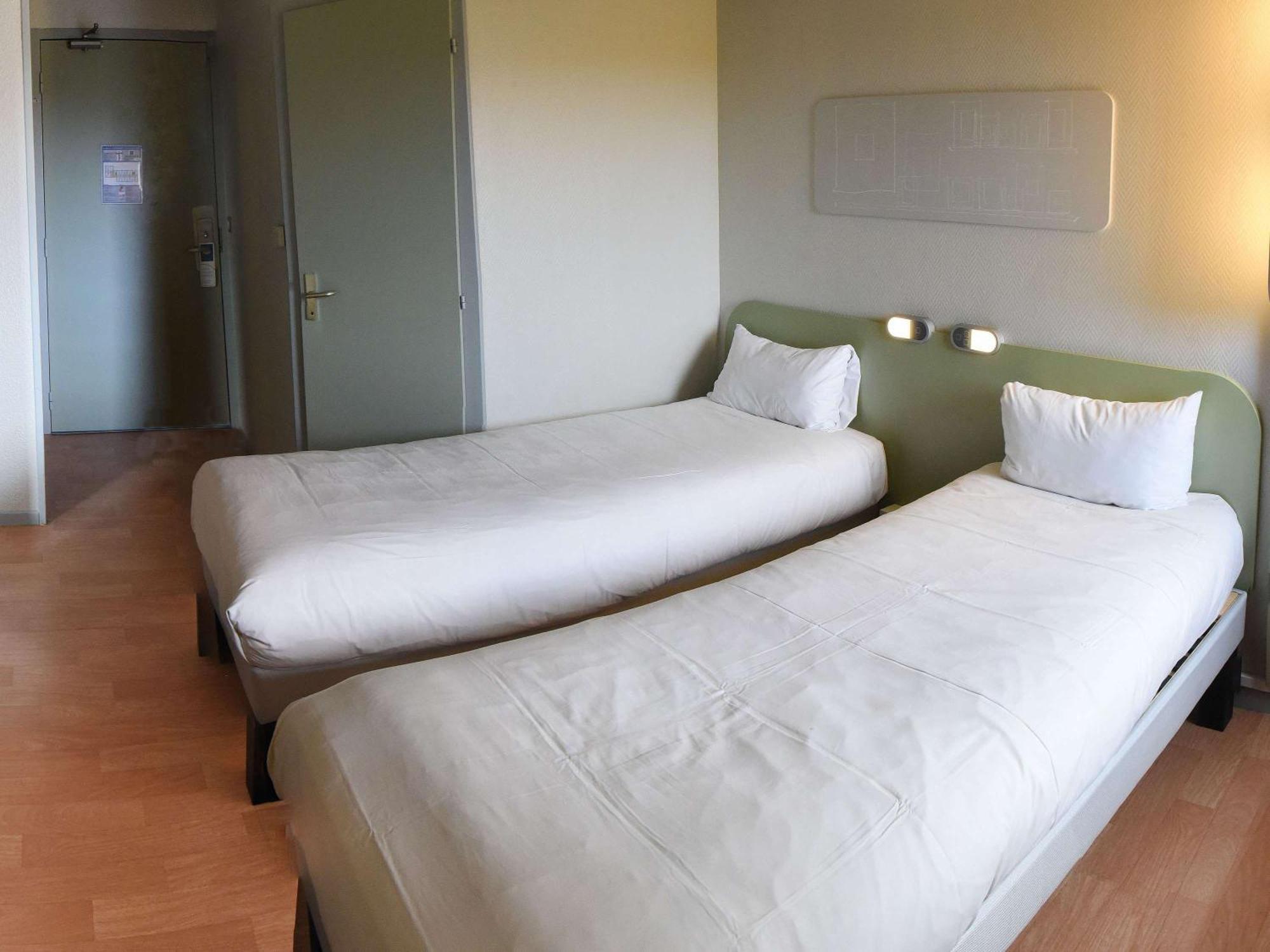 Hotel Ibis Budget Laval Bonchamp Les Laval Exteriér fotografie