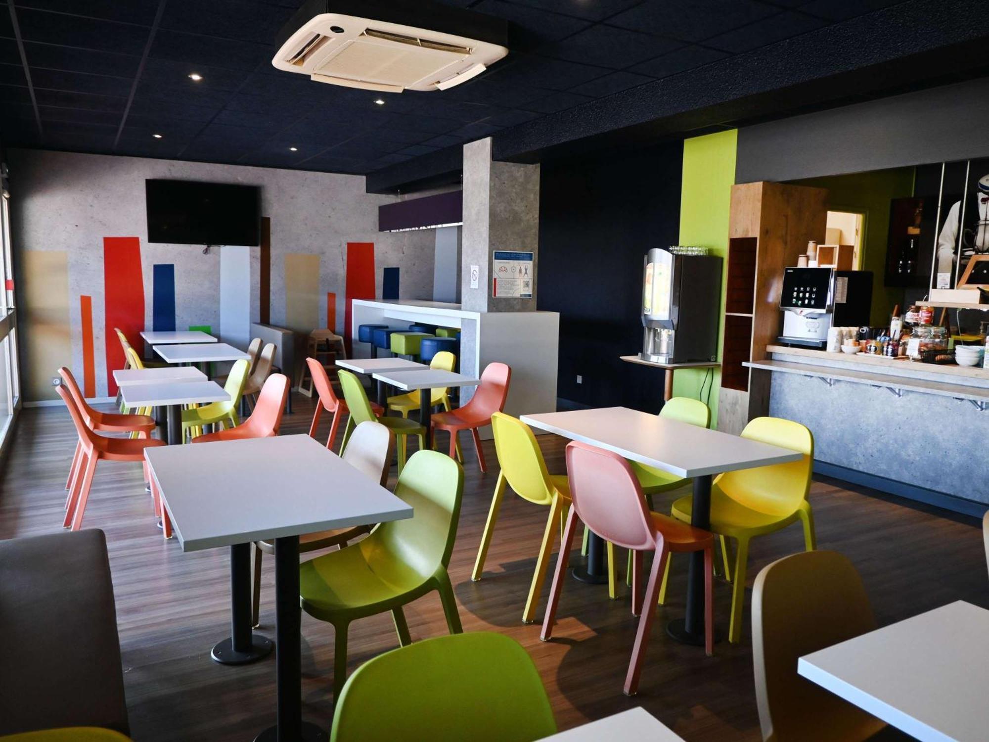 Hotel Ibis Budget Laval Bonchamp Les Laval Exteriér fotografie