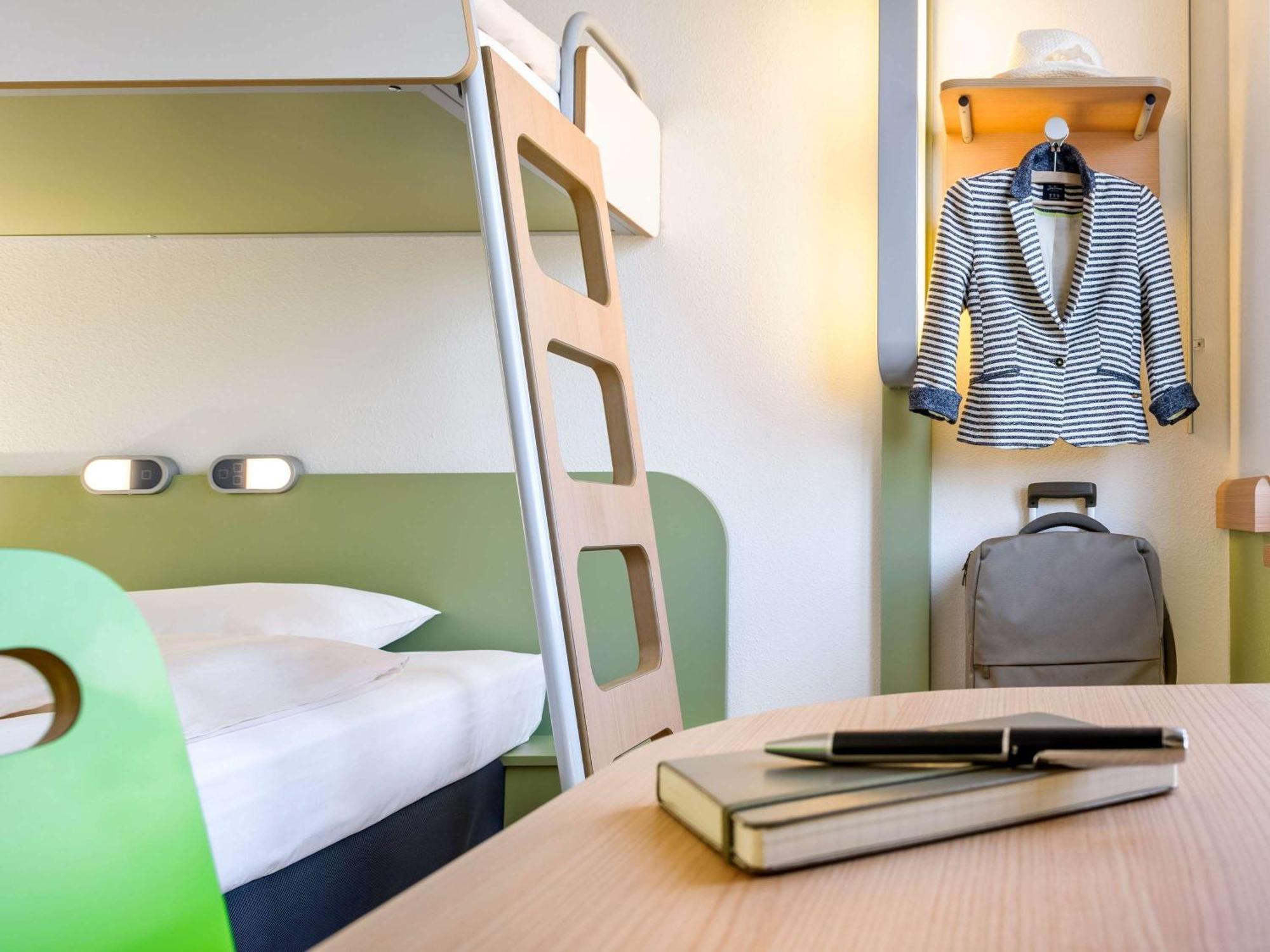 Hotel Ibis Budget Laval Bonchamp Les Laval Exteriér fotografie